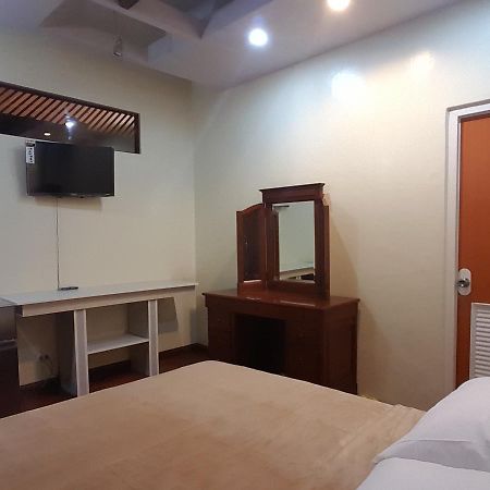 Mactan Breeze - Airport Bed And Breakfast Lapu-Lapu City Exterior foto